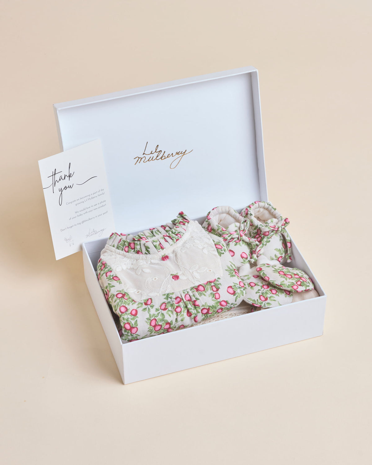 Apple Orchard Muslin Welcome Baby Set