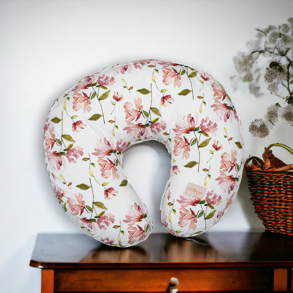 https://lilmulberry.com/cdn/shop/products/chrysanthemum-feeding-pillow-943327_1200x1200_crop_center.jpg?v=1682161860